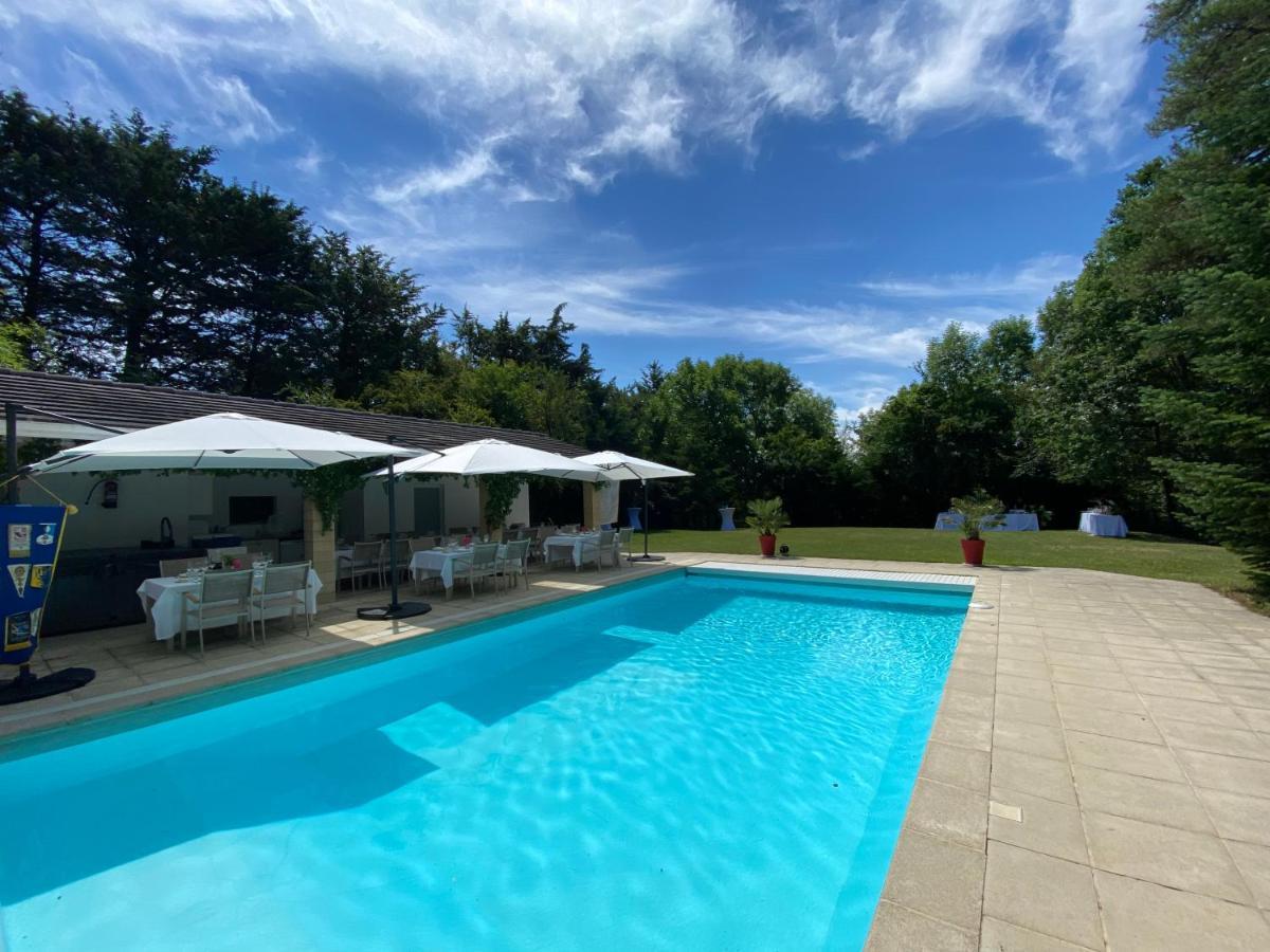 Manoir Et Appartements Avec Piscine Au Domaine De Bize Mirepoix Mirepoix  Bagian luar foto