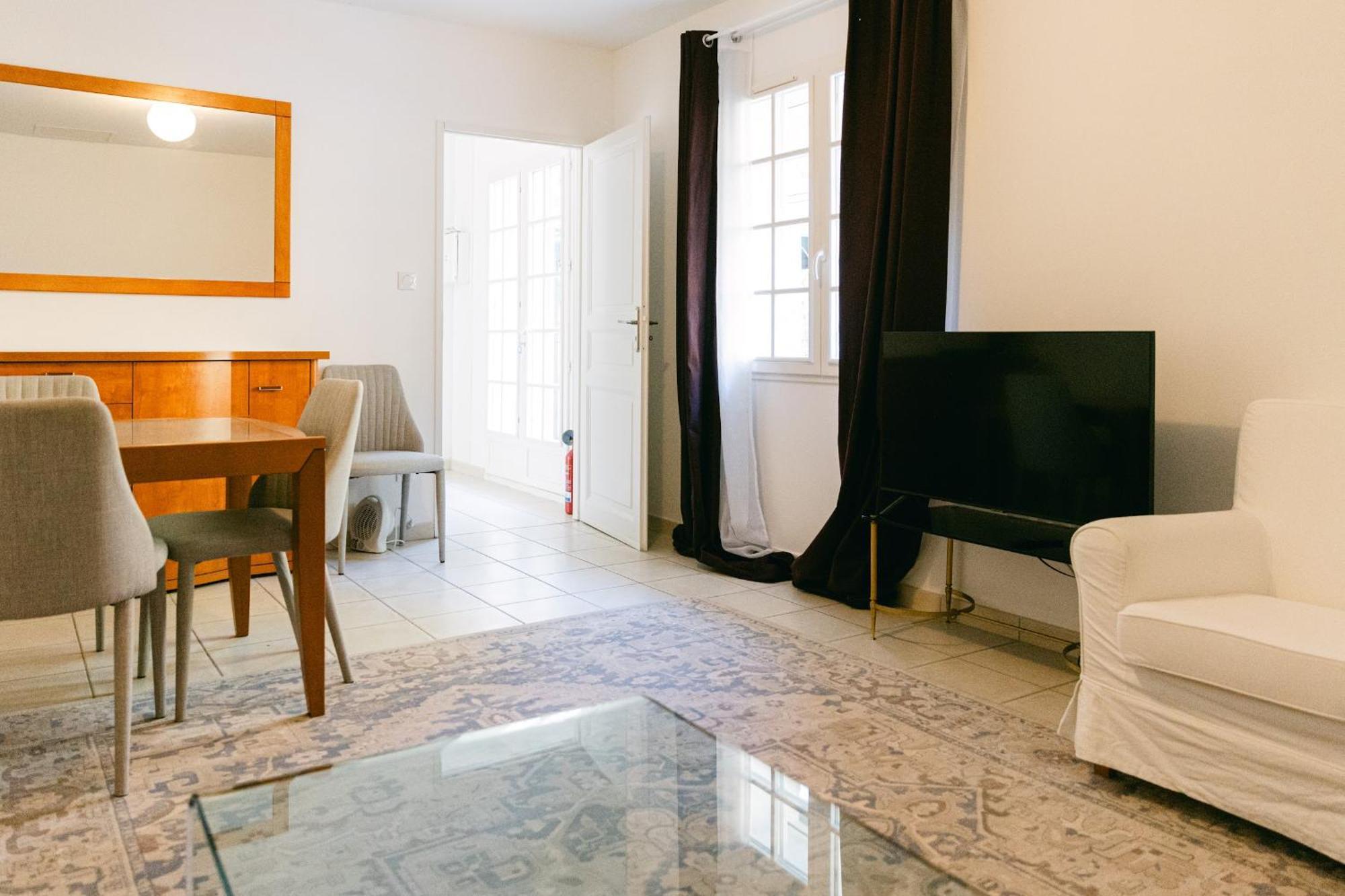 Manoir Et Appartements Avec Piscine Au Domaine De Bize Mirepoix Mirepoix  Bagian luar foto